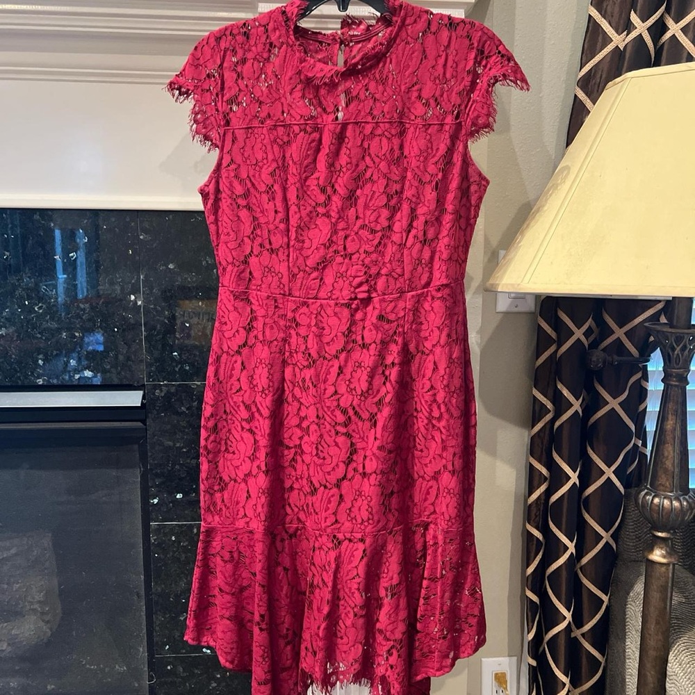 Elegant Lace Dress in Red Sz M